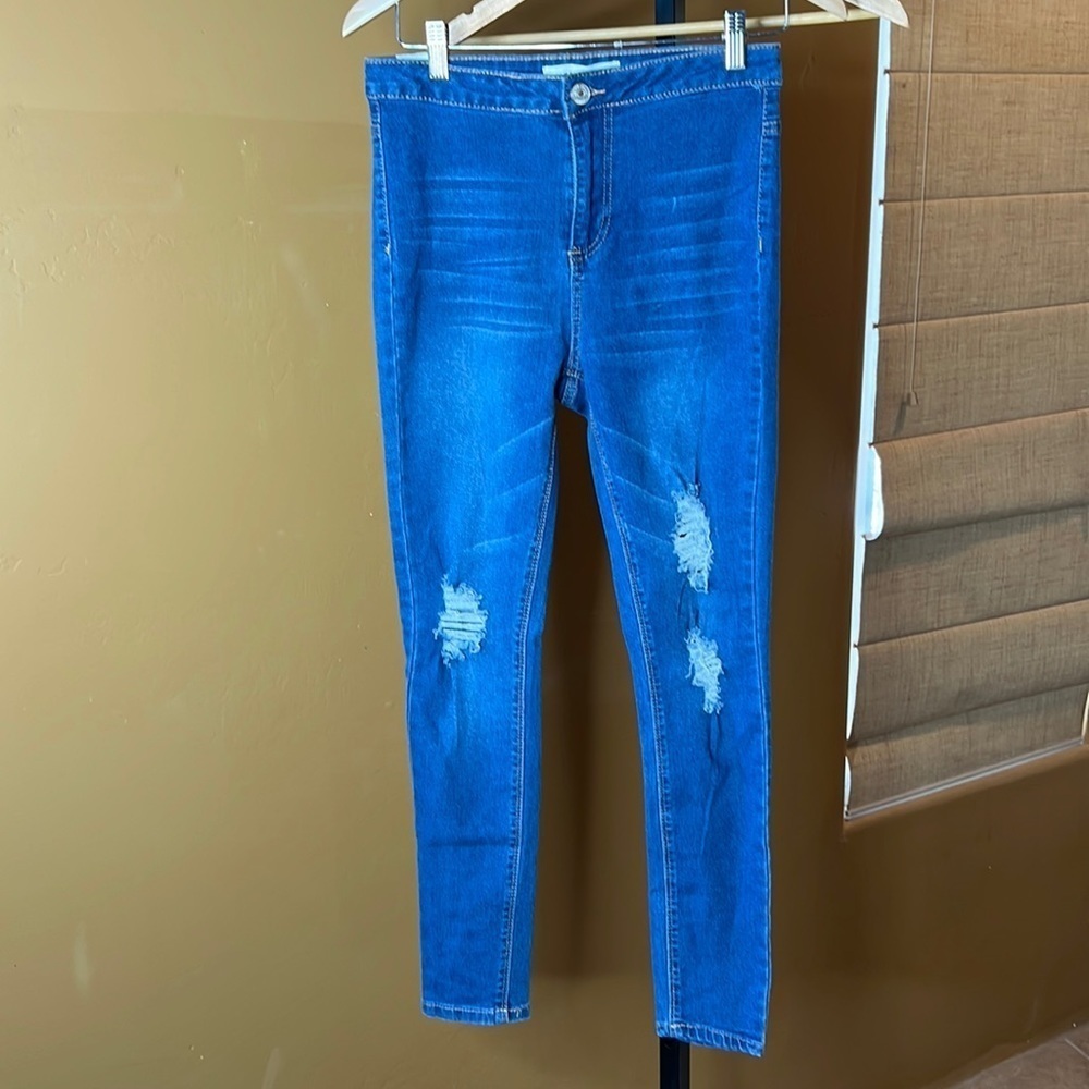 Almost Famous Juniors' High-Rise Destructed Skinny Jeans Size 3